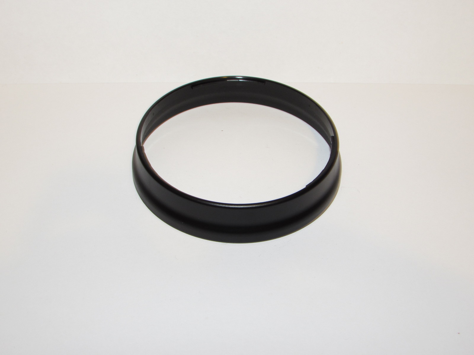 Used 67-72mm Lens Hood twist on type, not sure what lens or brand