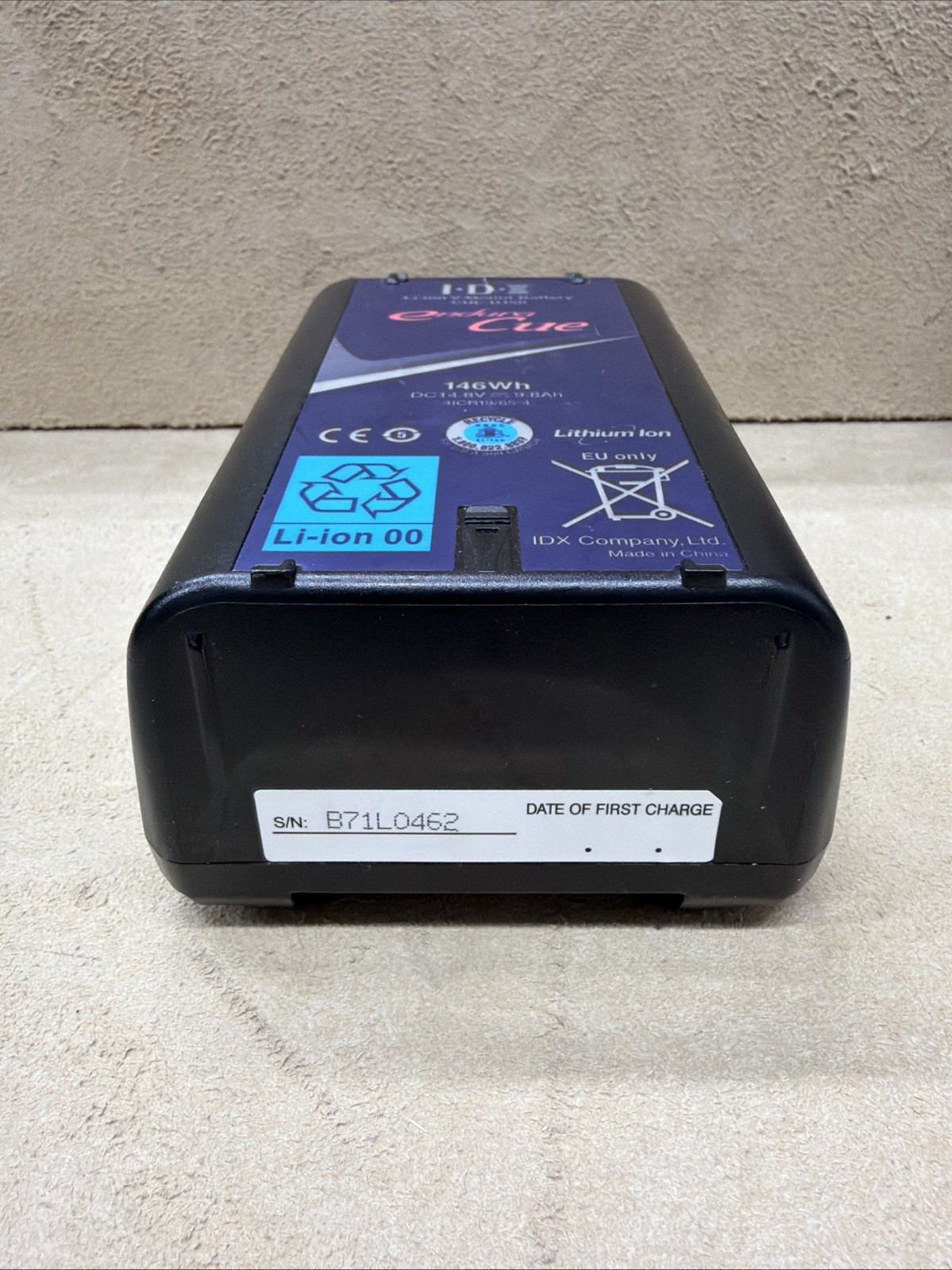 IDX Endura CUE-D150 14.8V 146Wh Li-ion V-Mount Rechargeable Battery