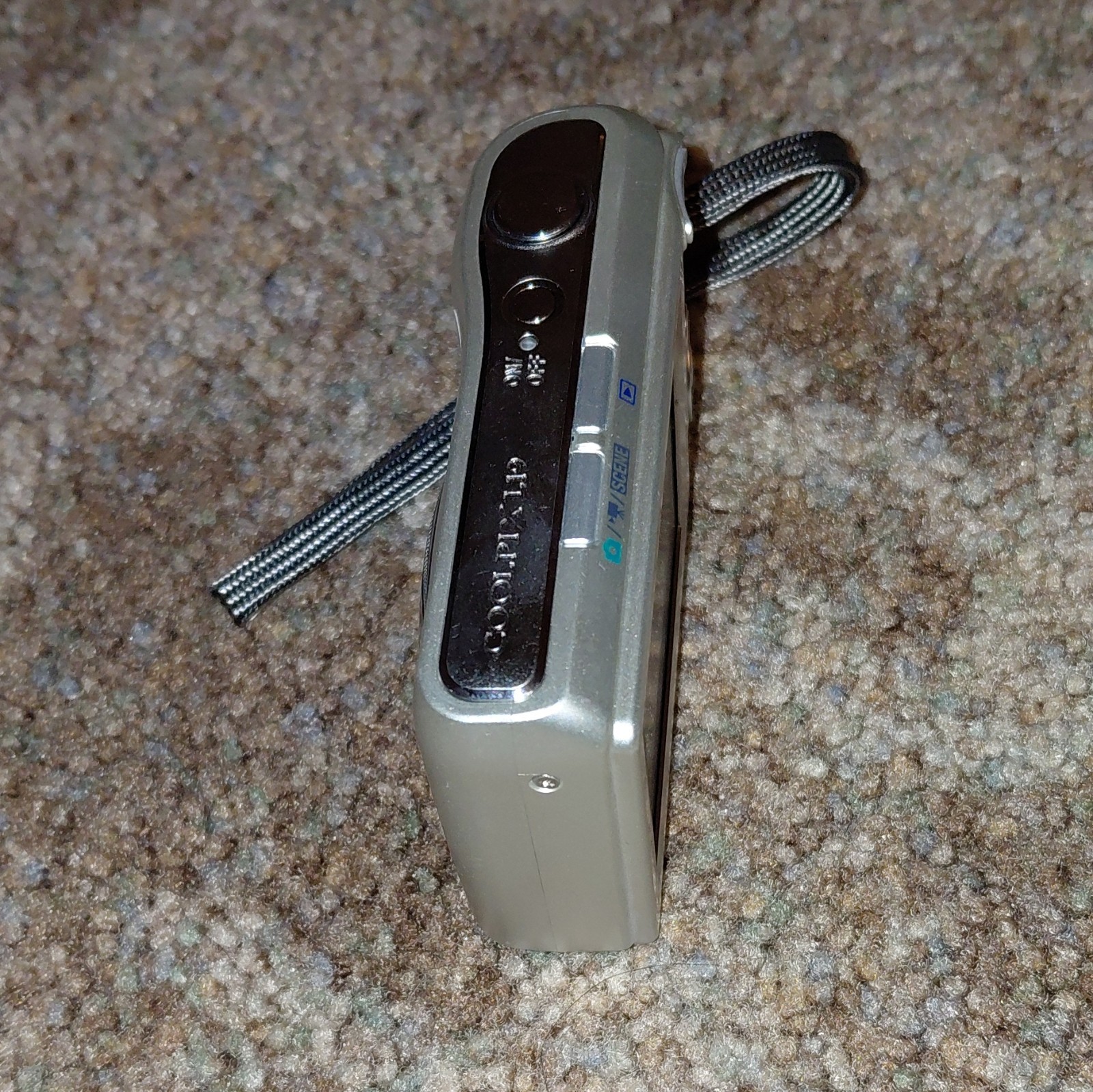 Nikon COOLPIX L19 8MP Compact Camera 3.6x Zoom 2.7in LCD Silver