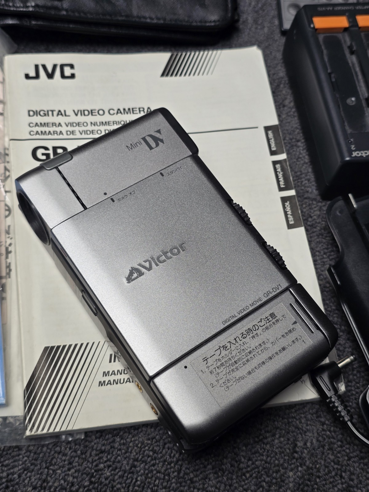 JVC DV1 Mini DV Handheld Camcorder Victor Power Grip Case Manuals Charger NoTest