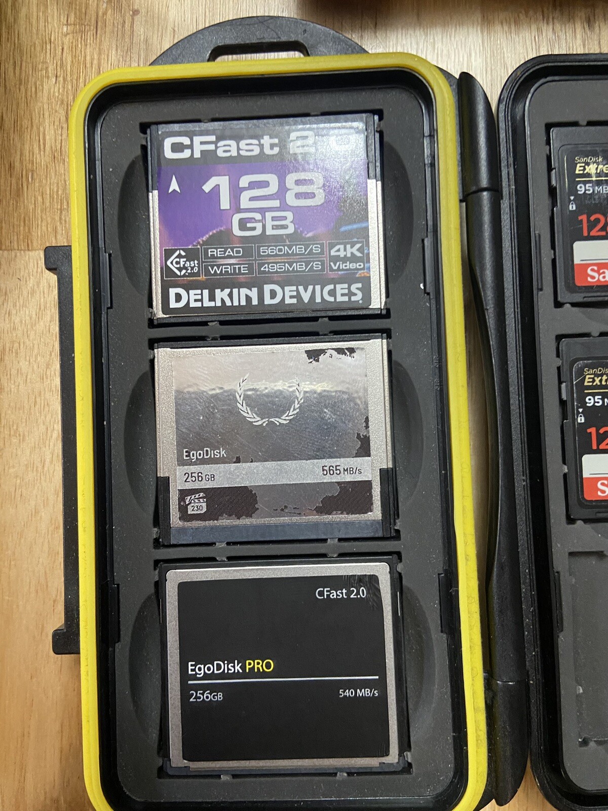 3 cfast 2.0 cards