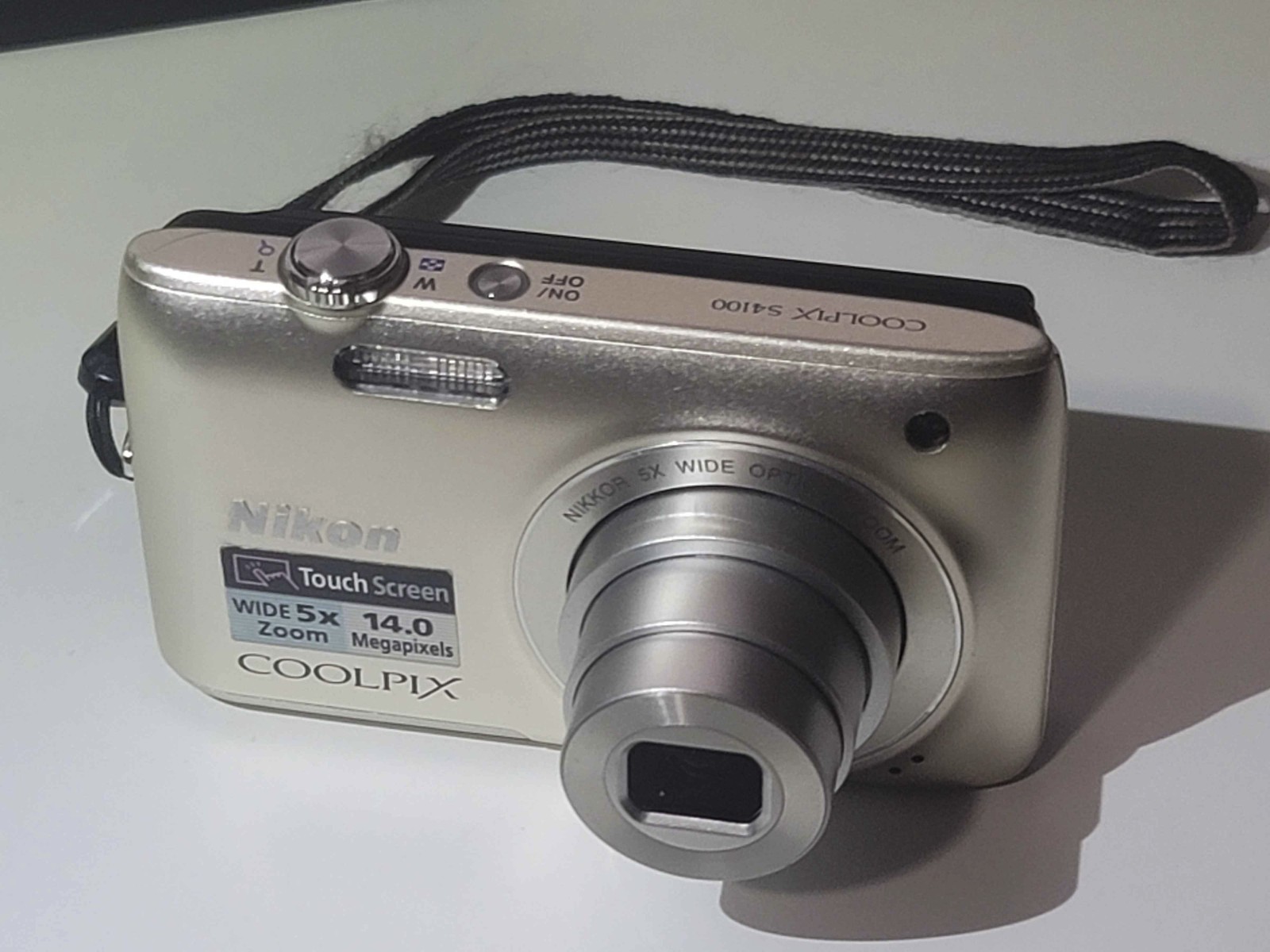 Nikon Coolpix S4100 14mp silver Digital Camera Touch Screen w/ Battery