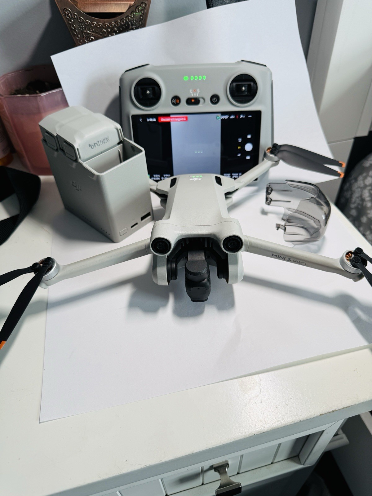 DJI Mini 3 Pro 4K Ready to Fly Drone with DJI RC Controller, 34 min Flig u