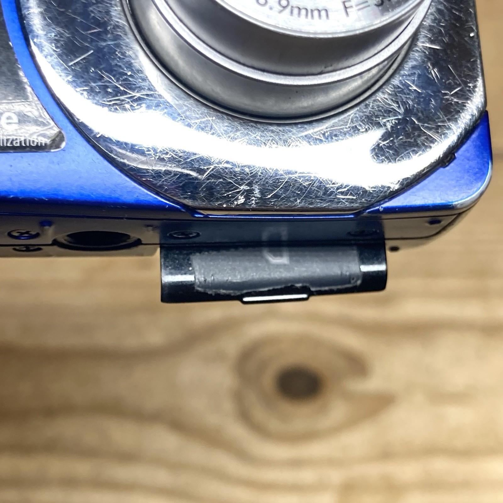 Polaroid i1037 10MP Digital Camera, Blue, 1GB SD, Works Great – Has Some Wear