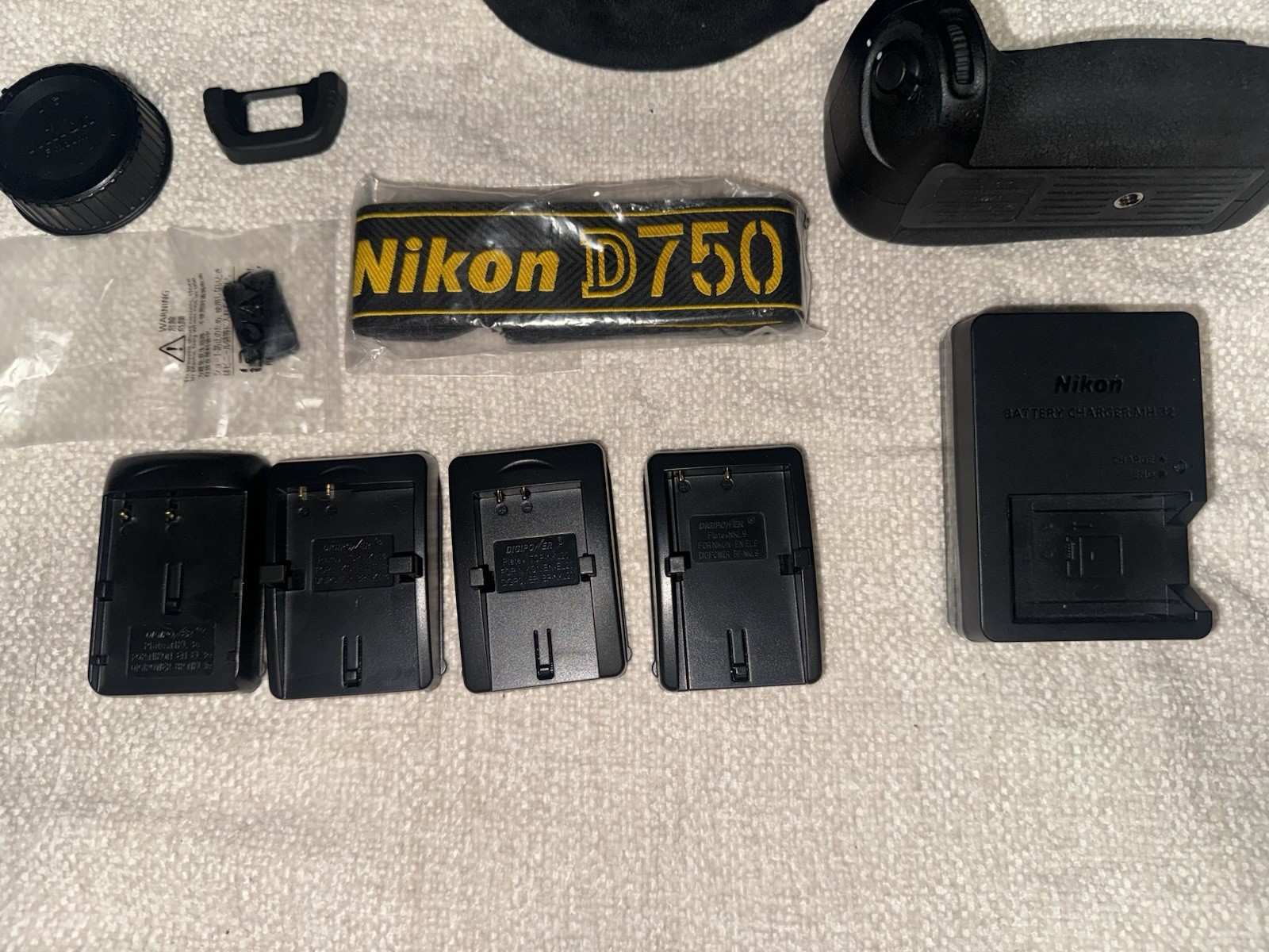 Nikon D750 Camera Accessory Kit – Battery Grip, Chargers, Lens Pouch & Strap