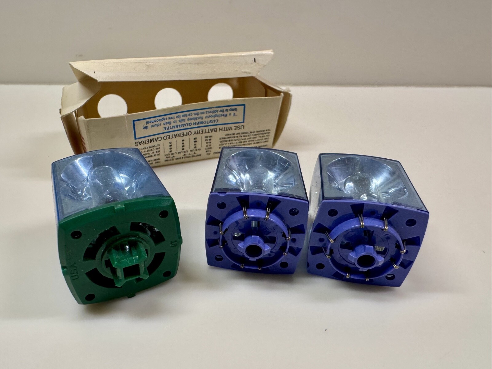 3 Flash Cubes – none used – 2 Westinghouse, 1 GE Vintage NOS Box