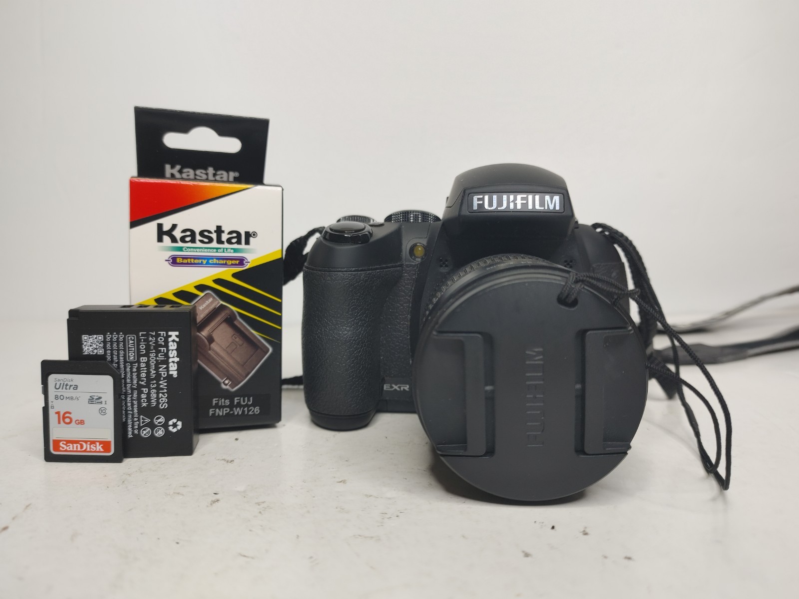 Fujifilm Finepix HS30 EXR 16.0 MP Digital Bridge Camera (Read Desc)