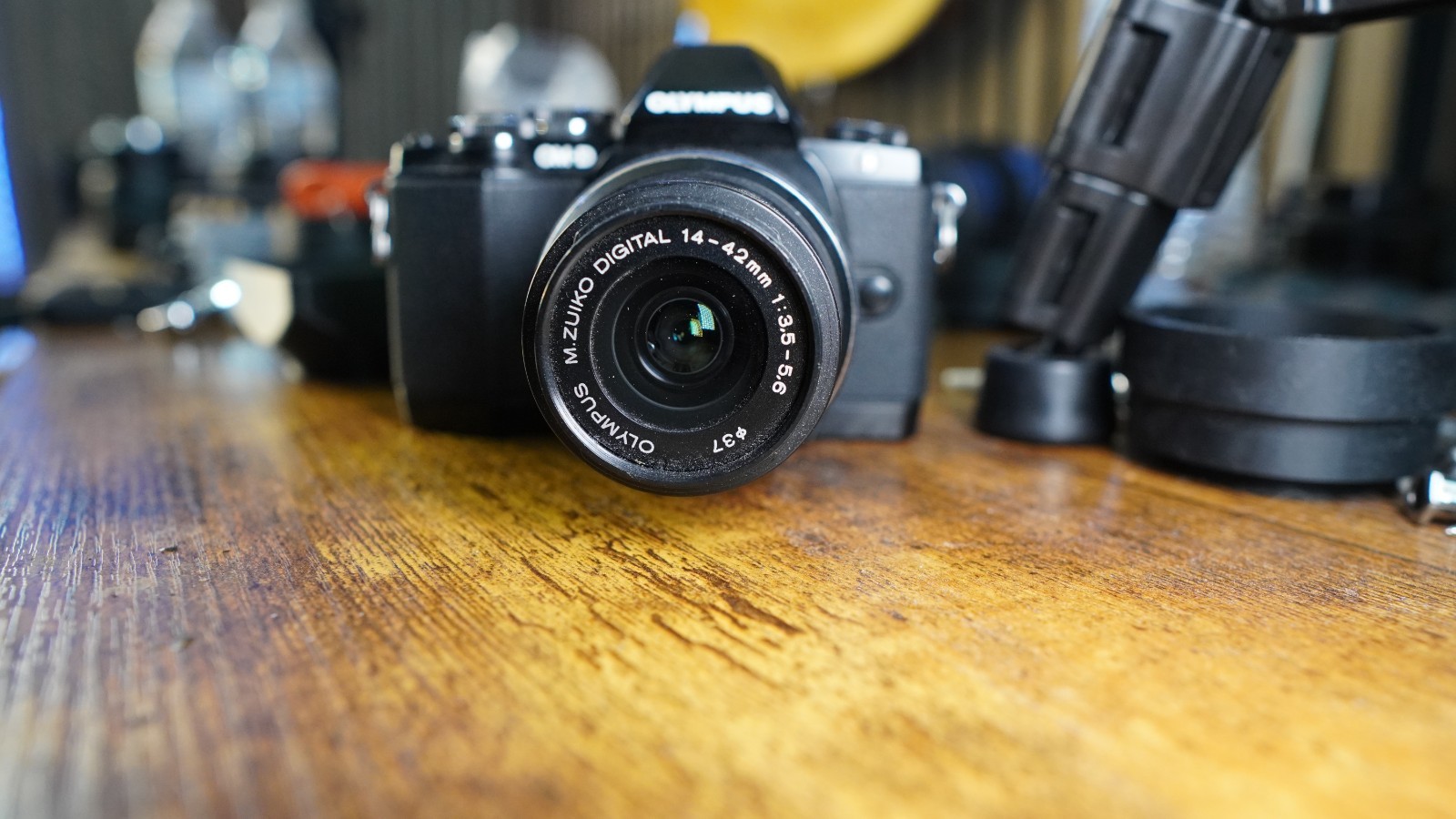 Olympus OM-D E-M10 16.1MP M4/3 Body With Olympus 14-42 IIR Lens + 2 Batteries
