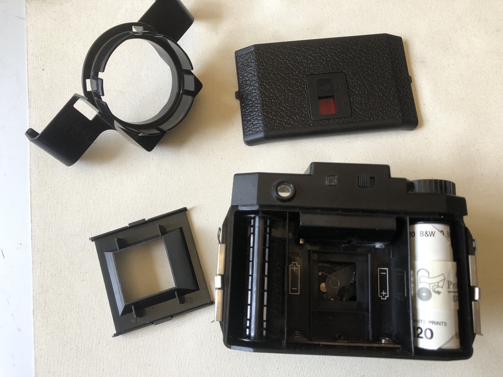HOLGA 120 SF – = Medium format SLR Film Camera with lens & flash –