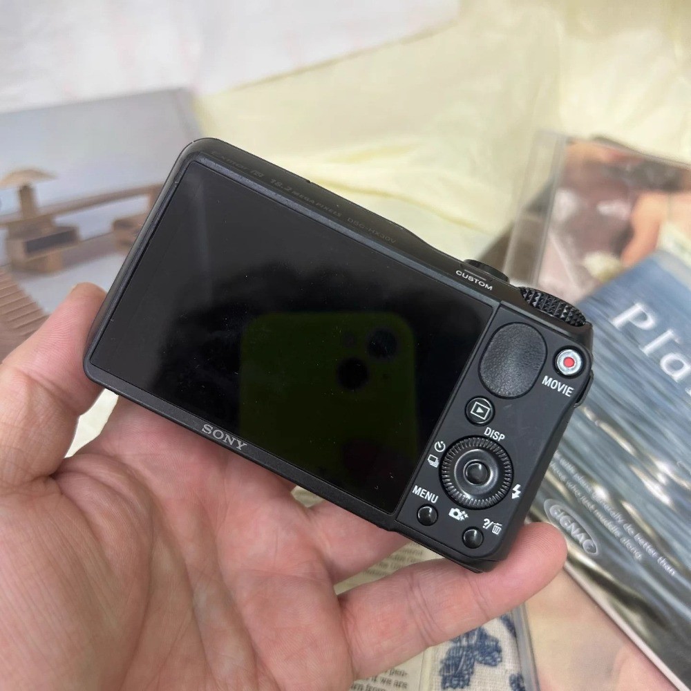 Sony Cyber-shot DSC-HX30/ HX30v 18.2MP 20x Optical Zoom Digital Camera -Black