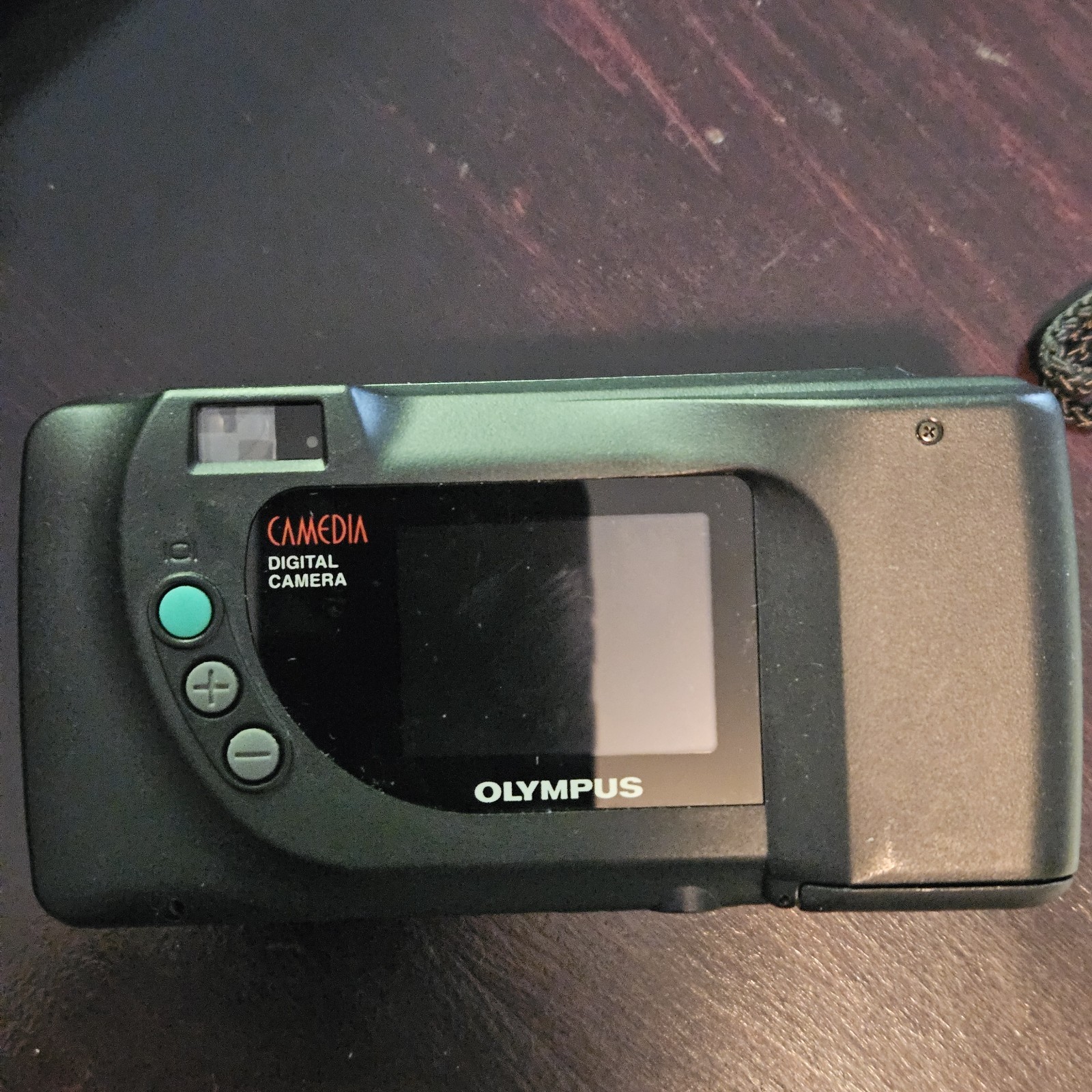 Olympus Camedia D-360L Digital Camera, 8 MB SmartMedia Card,- For Parts Only
