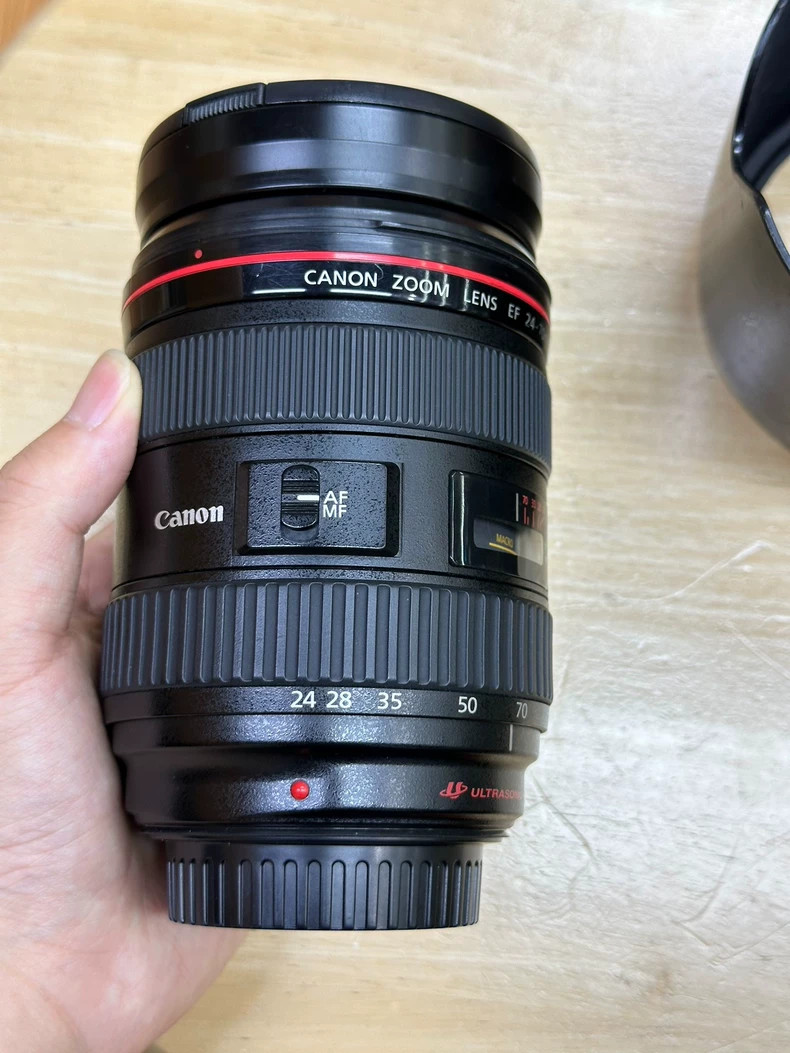 Canon EF 24-70mm f/2.8L USM I Bright f/2.8 Creamy Bokeh L Lens