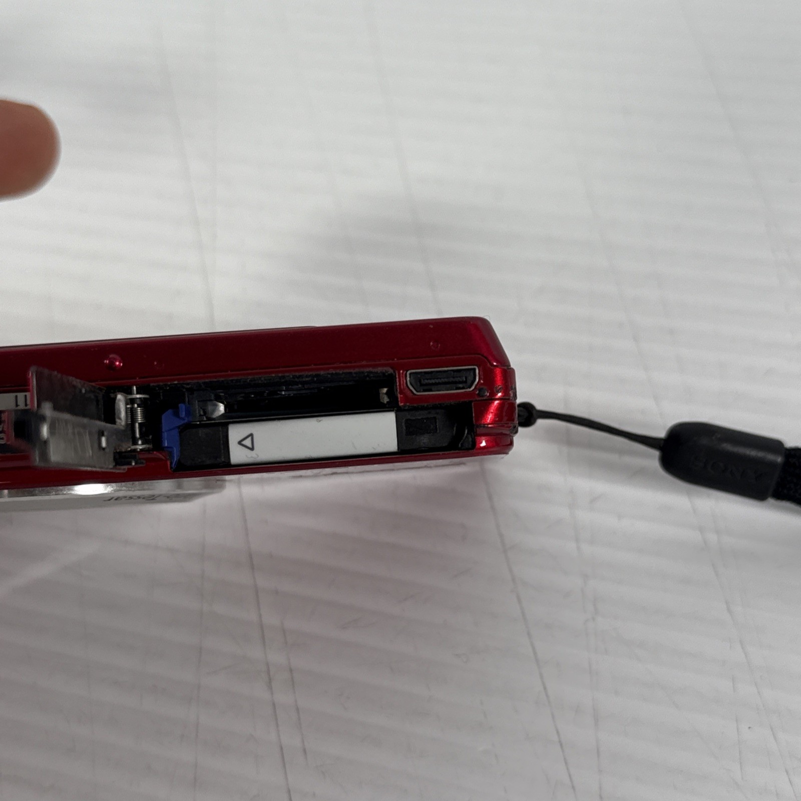 Sony Cyber-shot DSC-W560 14.1MP Digital Camera – Red – Working – With Charger