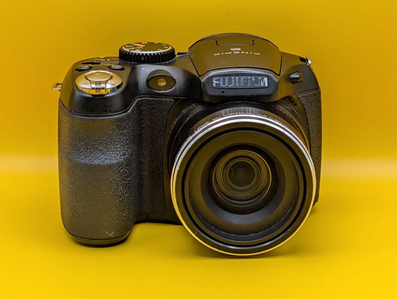 Fujifilm FinePix S2950 14mp