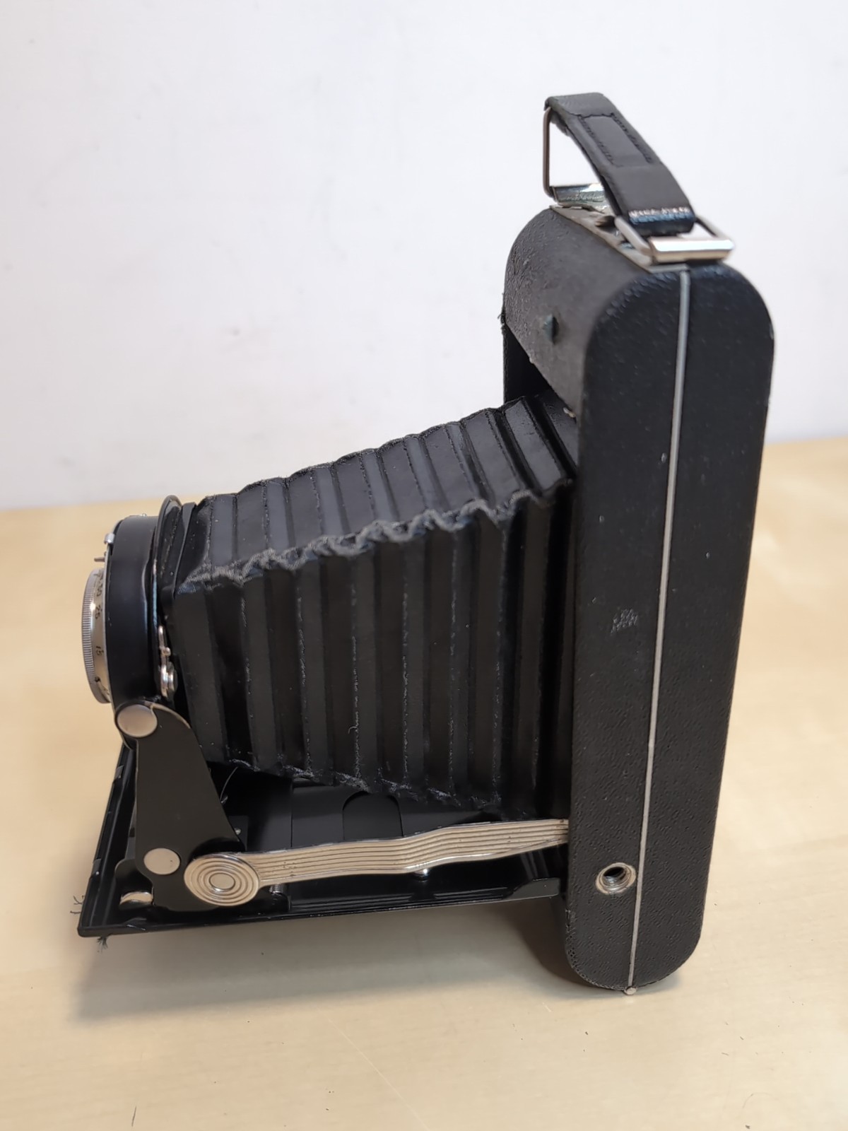 Vintage Kodak Junior Six – 16 Series III Camera f6.3 128 mm Lens Untested