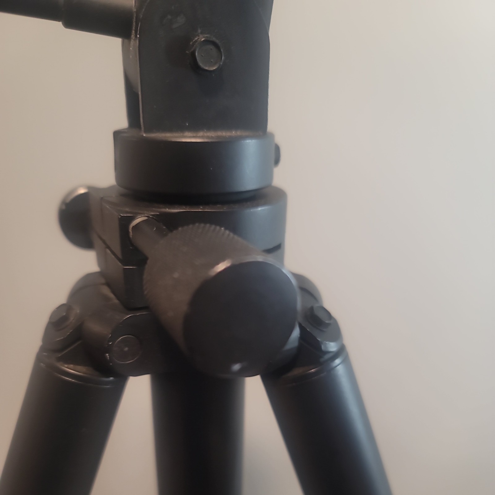 Tiltall Professional Tripod made by E Leitz, Rockleigh, NJ. USA Pan Tilt Head