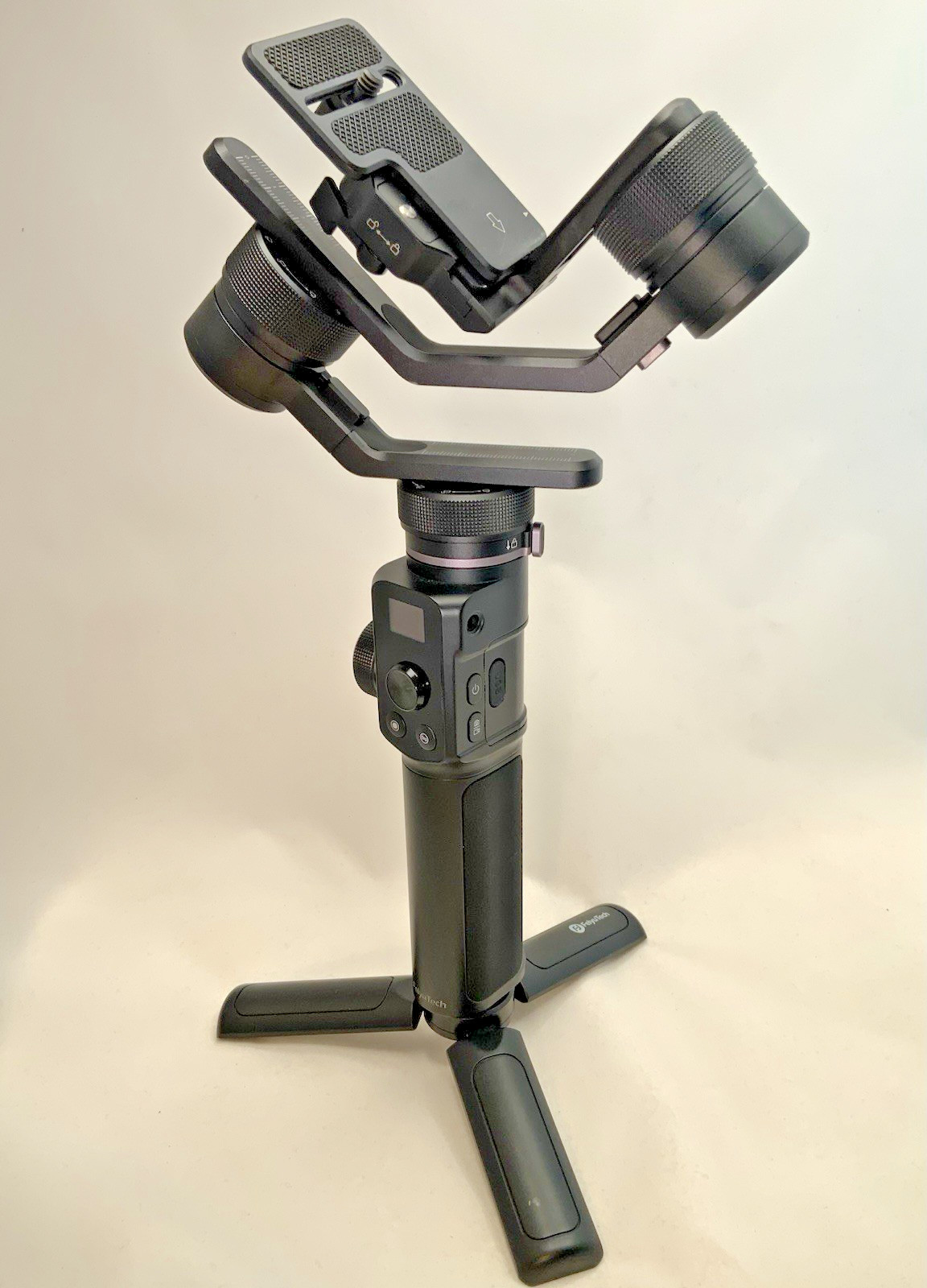 FeiyuTech G6 Max 3-Axis Gimbal Stabilizer w/Case Excellent Cond – Missing Cables