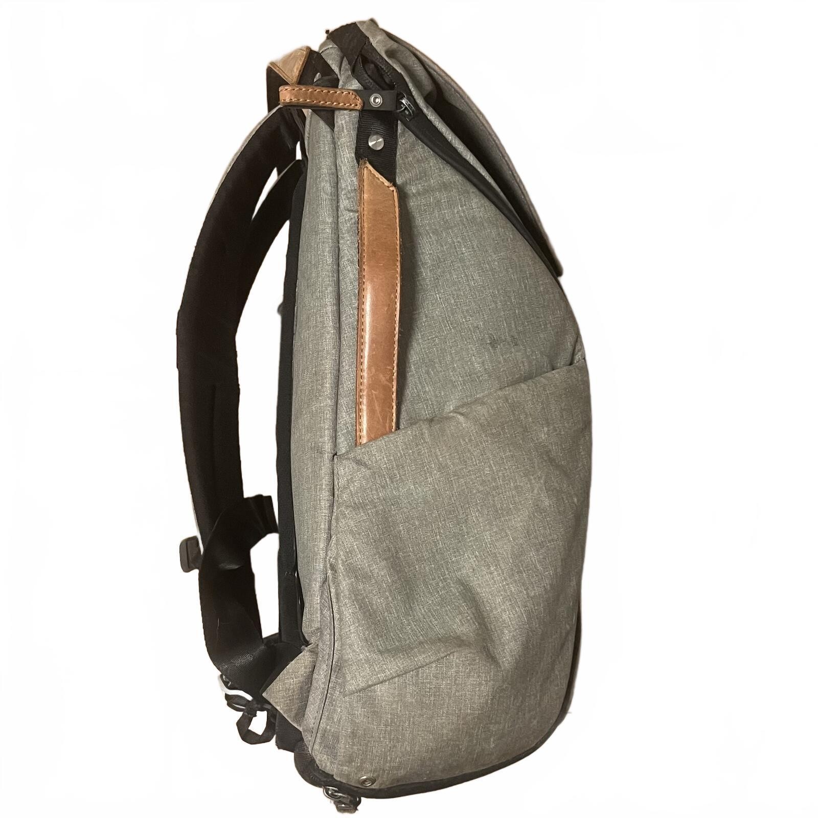 Peak Design Everyday Backpack 30L Gray V1 Adjustable Camera Laptop Travel Bag