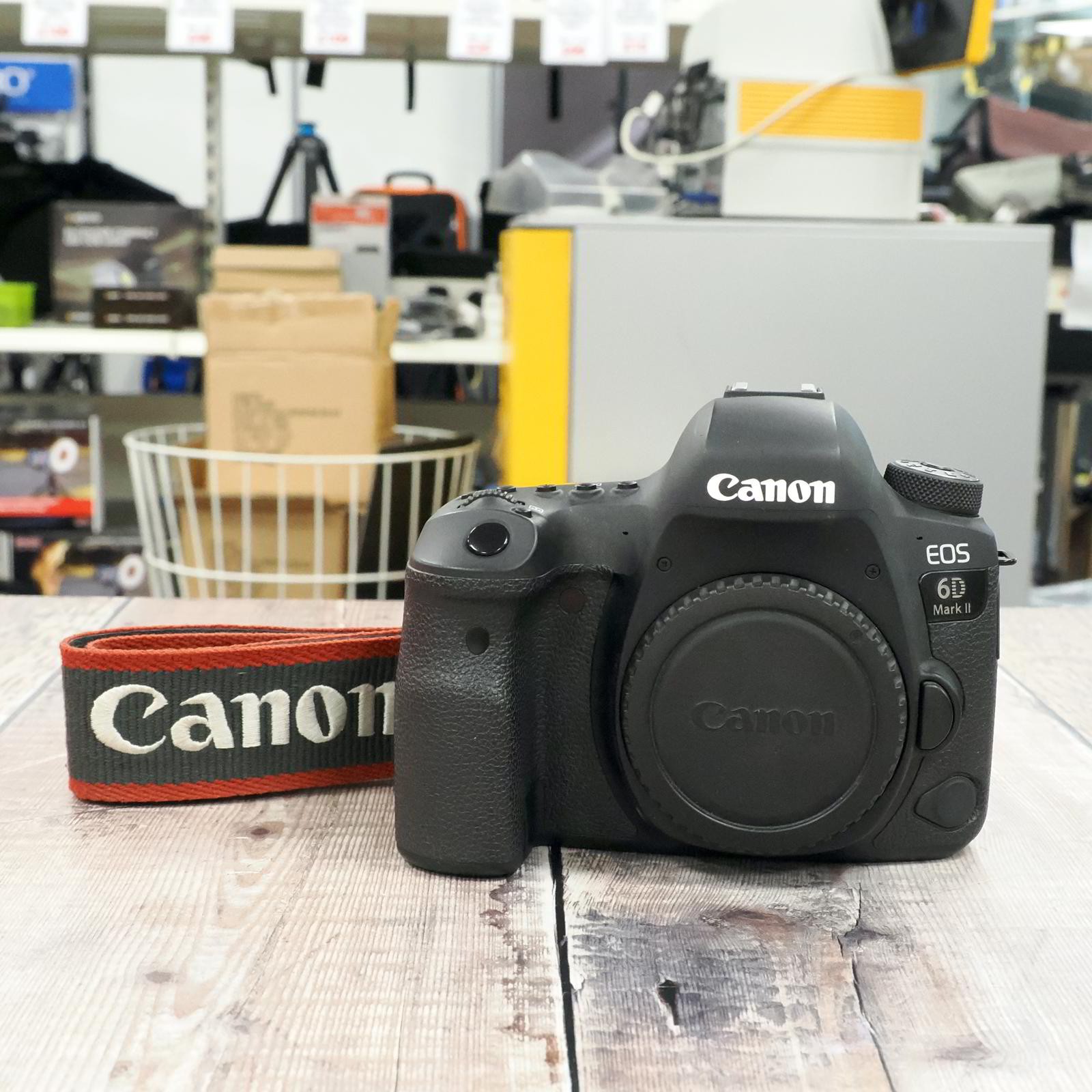 Used Canon EOS 6D Mark II Body – 6492 Actuations – 12 Months Warranty