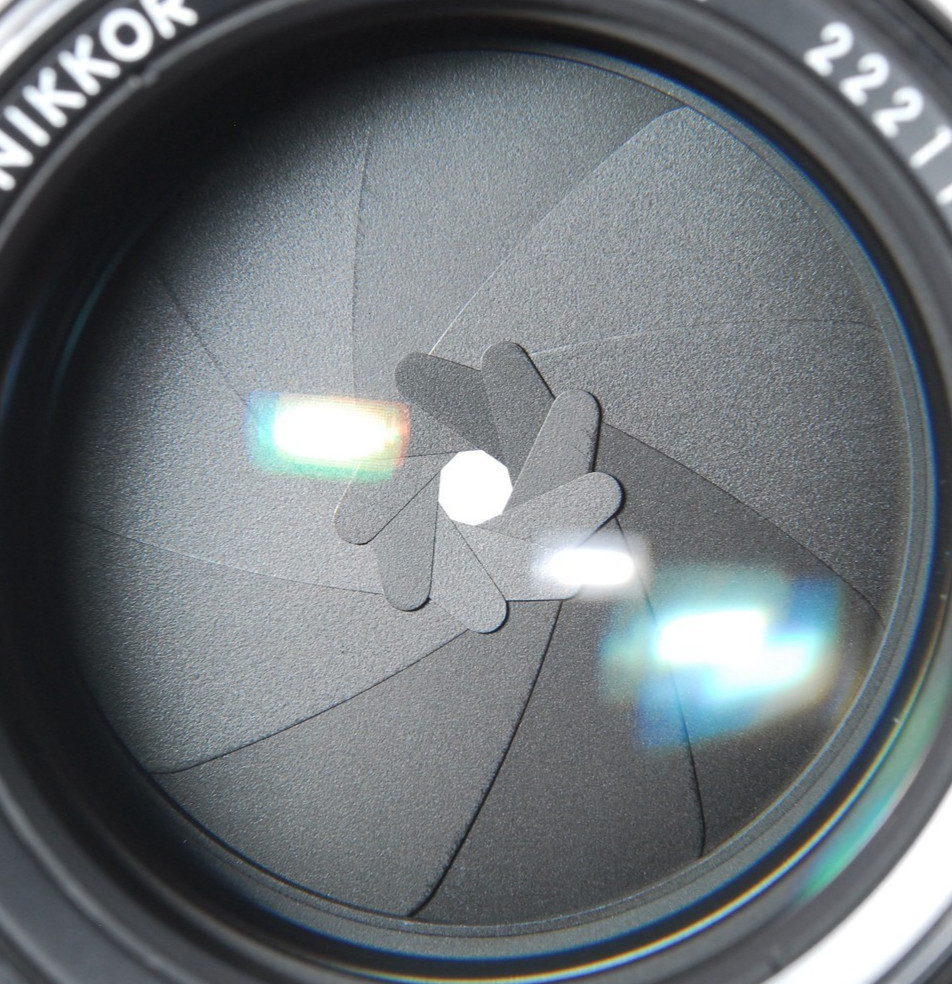 [Near MINT] Nikon Ai-S Nikkor 85mm F1.4 AIS Classic MF Portrait Prime Lens JAPAN