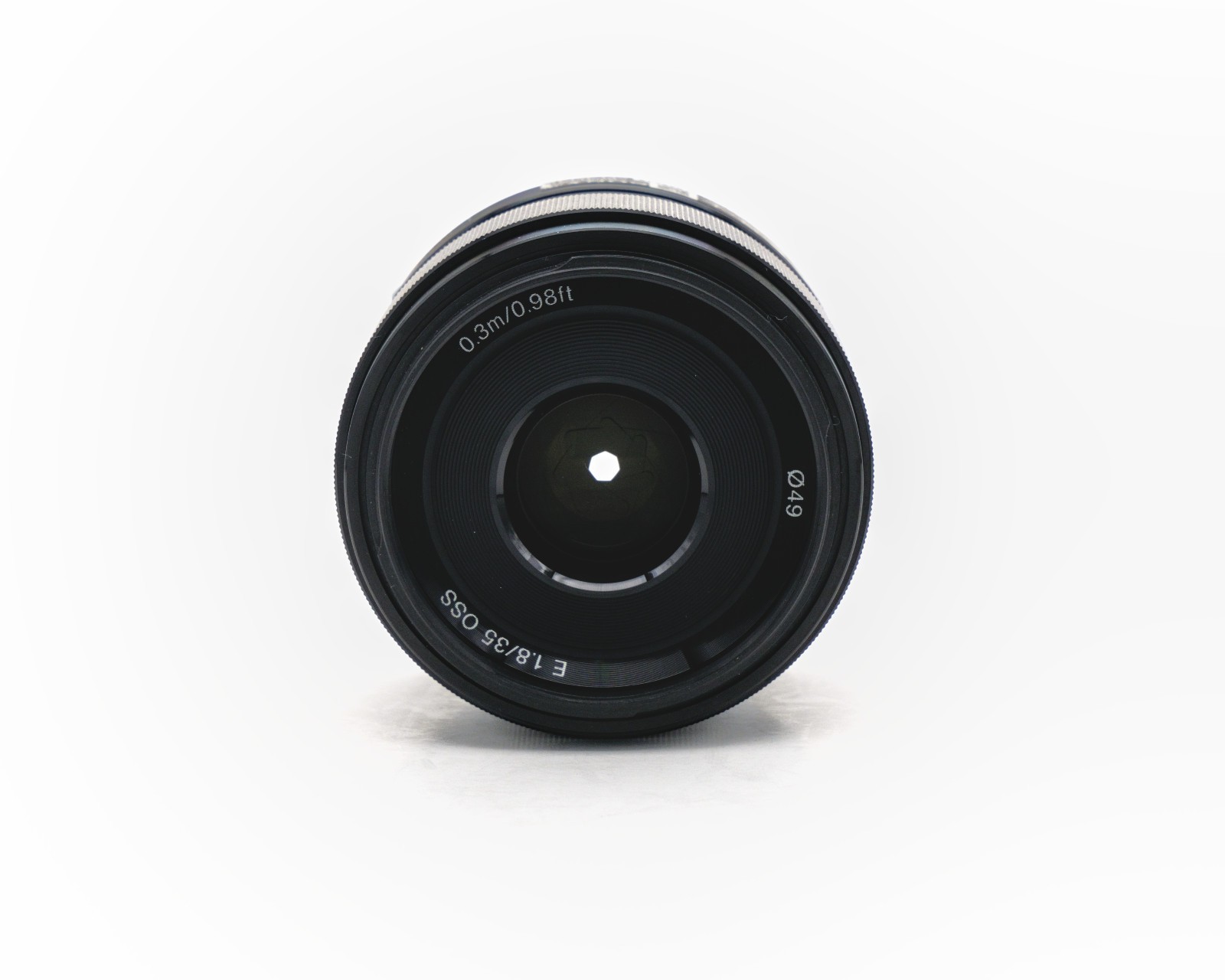 Sony SEL35F18 35mm F/1.8 OSS APS-C Prime Lens for Sony E-Mount Camera