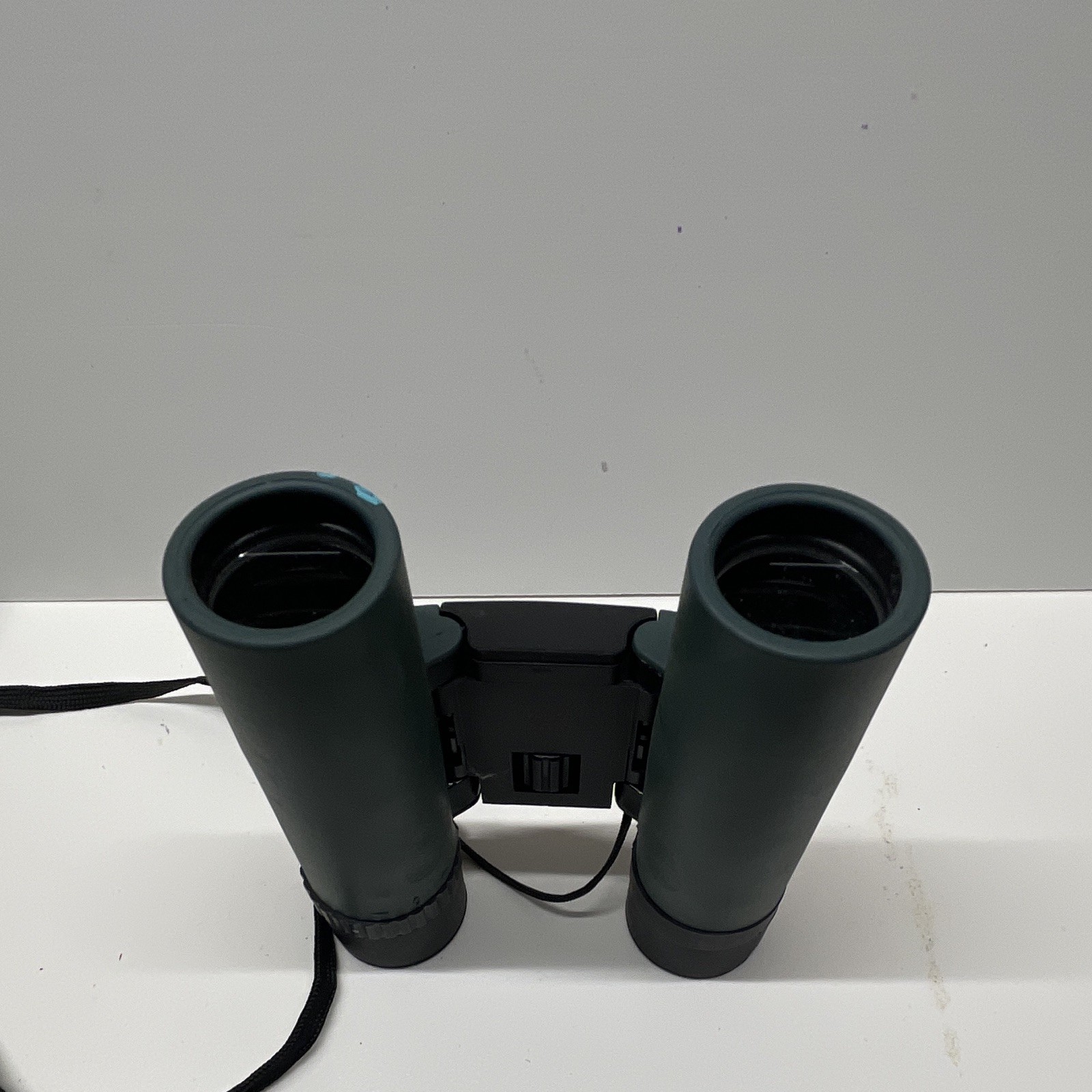 Alpen 10×25 Compact Roof Prism Binoculars Coated Optics Strap Green/Black