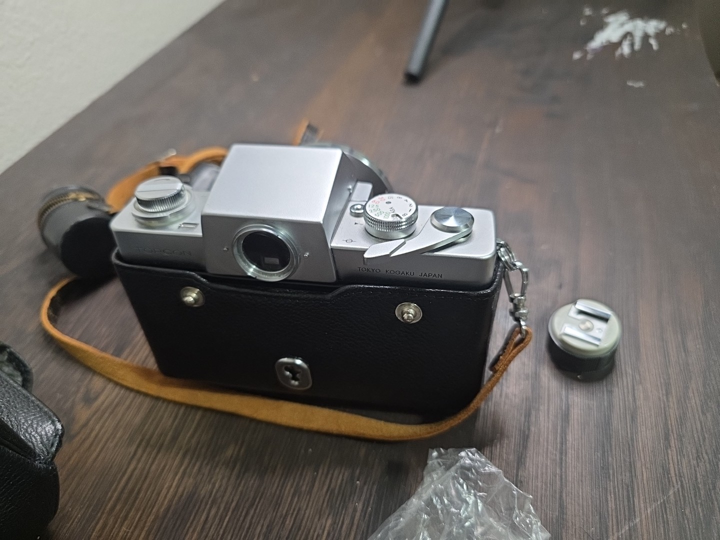 Topcon RE Super 35mm Film Camera RE AutoTopcor 5814 Lens JPN G2U