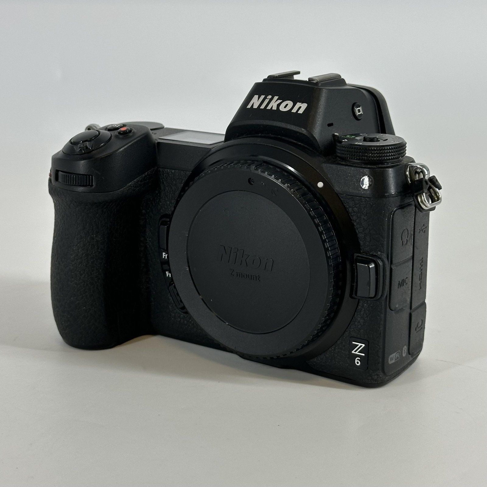 Nikon Z6 24.5MP Mirrorless Camera w/ Battery/Battery Charger- Good Condition