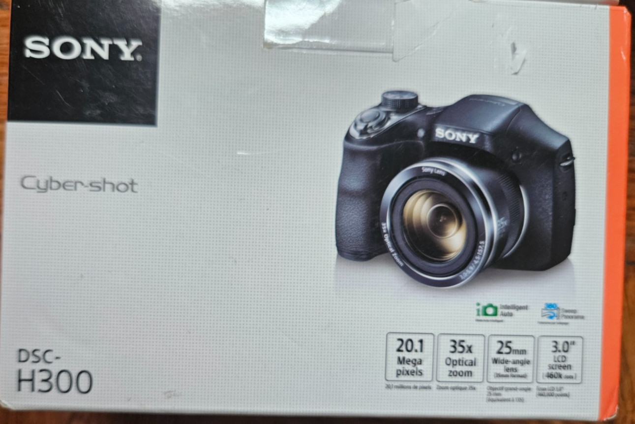 Sony Cyber-shot DSC-H300 20.1MP Digital Camera 35x Optical Zoom !!