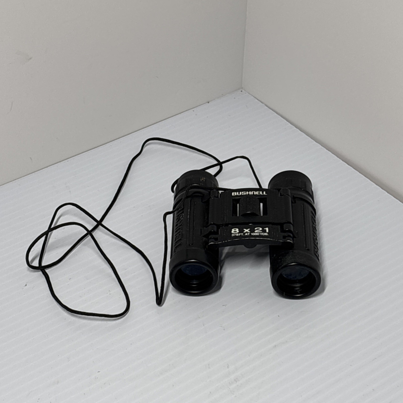 BUSHNELL 8 x 21 Compact Binoculars 378 ft at 1000 Yards Black
