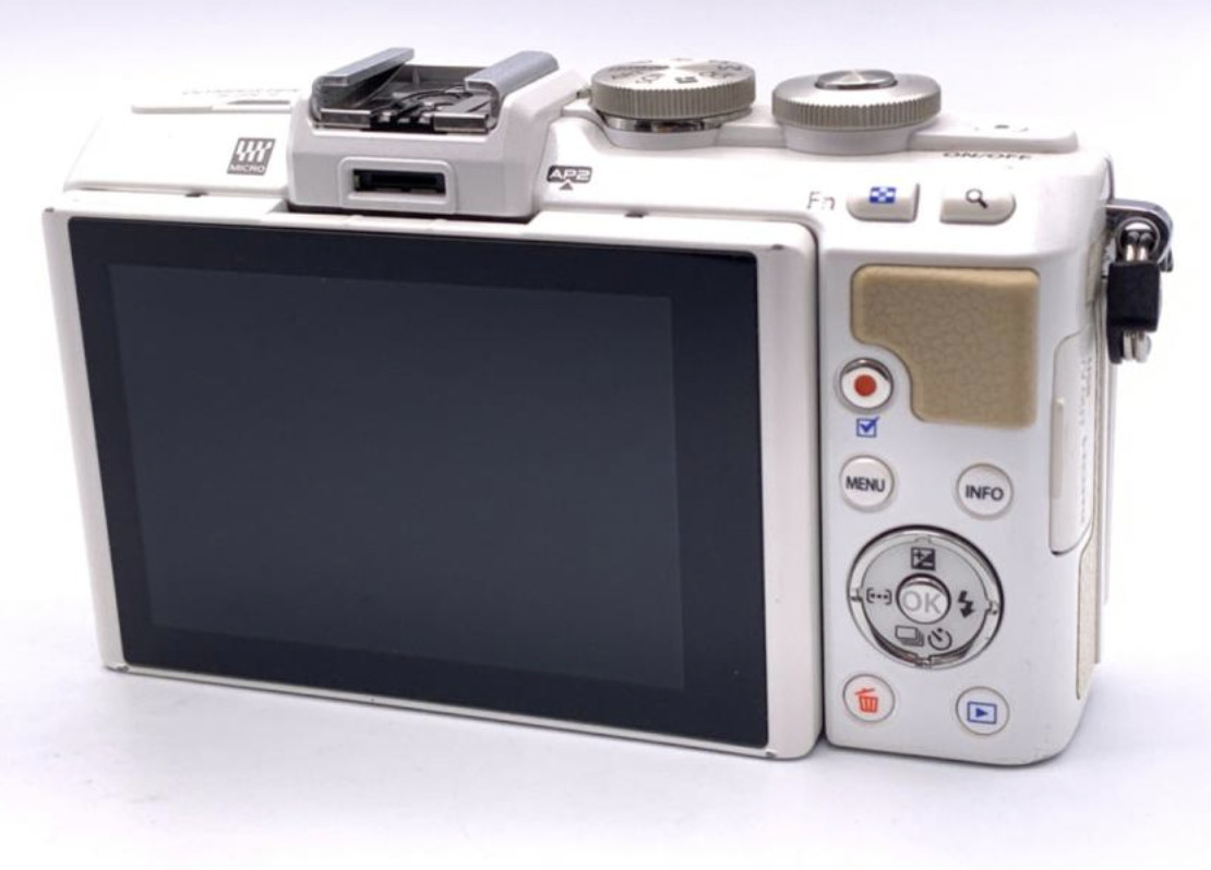 OLYMPUS PEN Lite E-PL7 White 16.0MP Digital Camera F/S Charger Battery Lens Cap