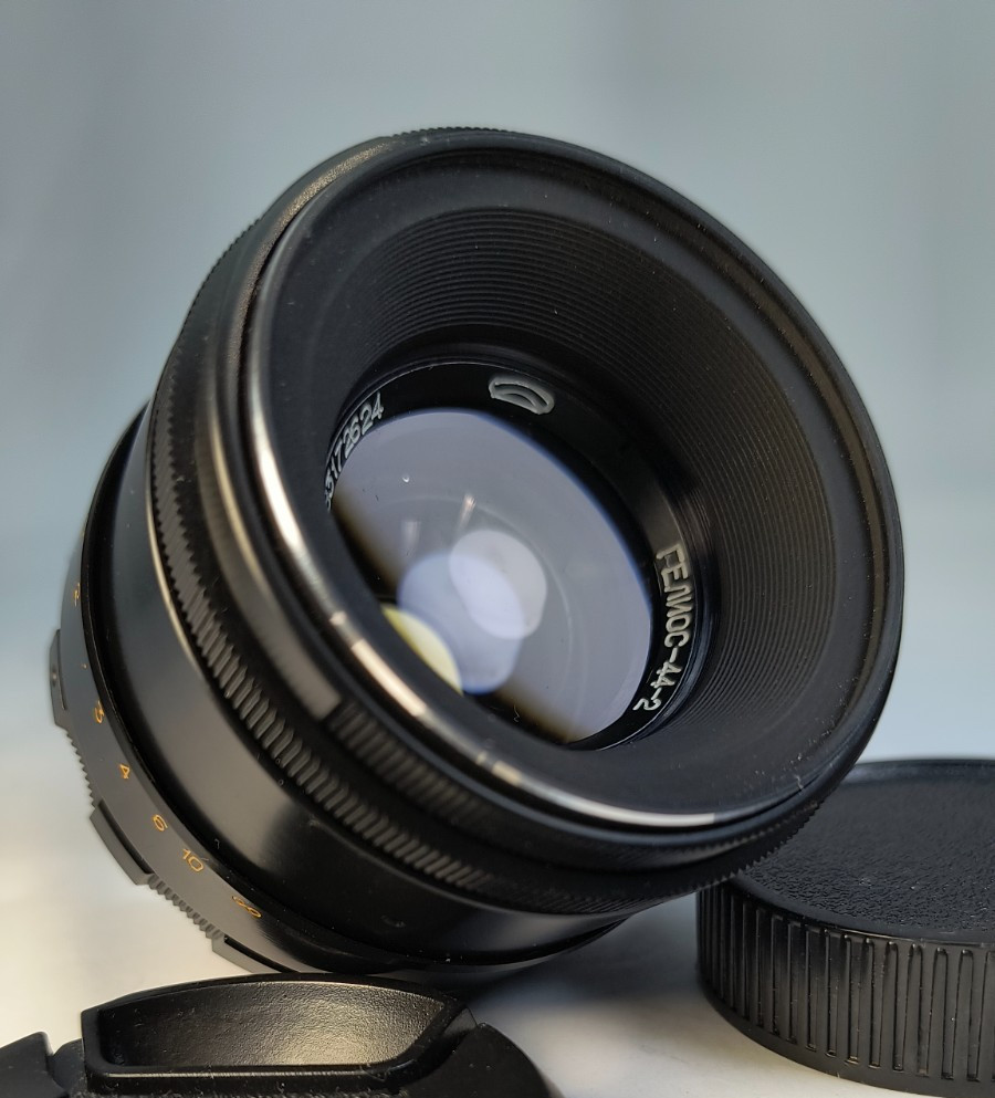 Belomo Helios 44-2 58mm f/2 Soviet Legendary Swirled Bokeh lens M42 Mount USSR