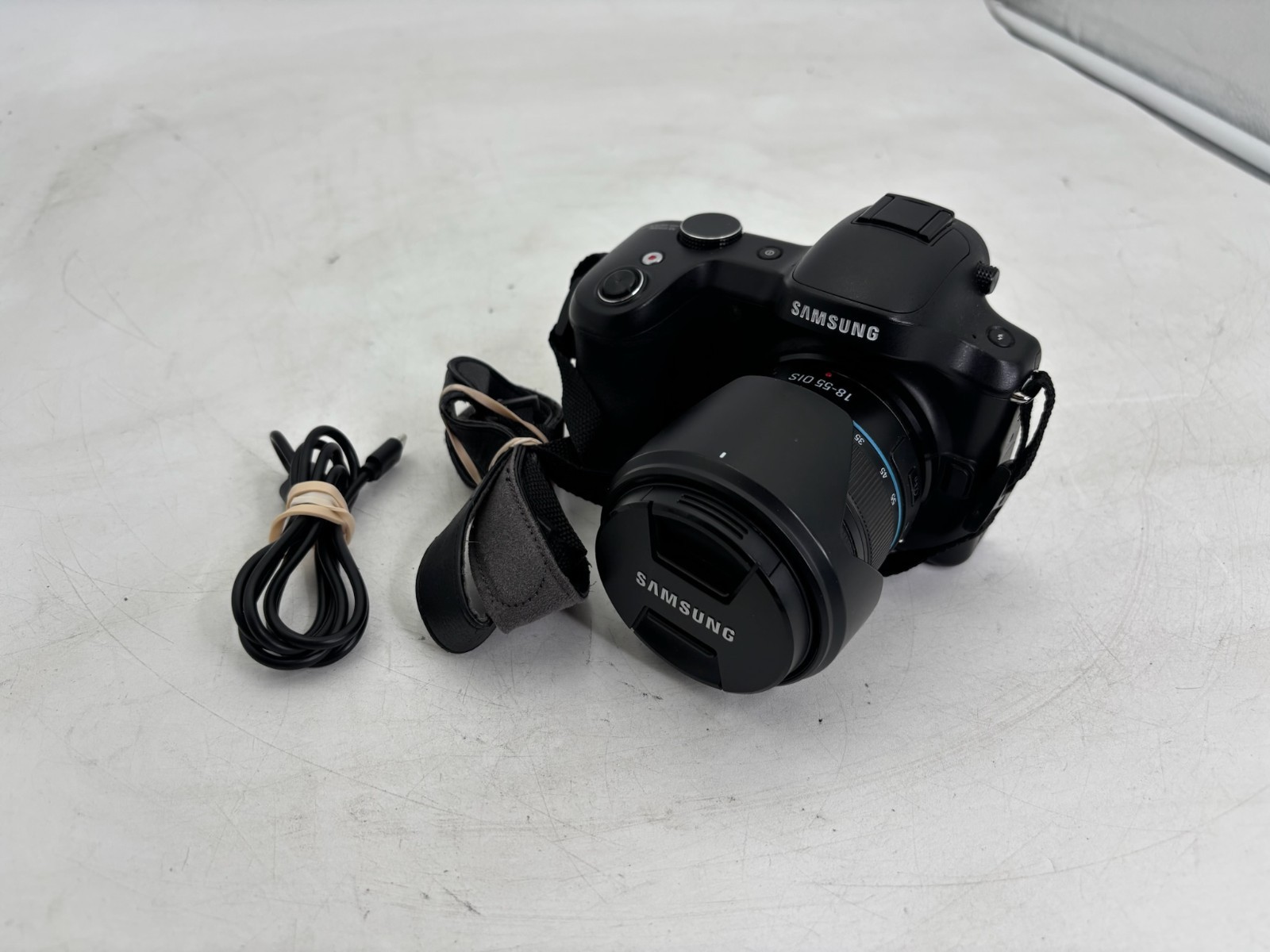 Samsung Galaxy NX EK-GN120A 20.3 MP f/3.5-5.6 SLR Mirrorless Camera Blac