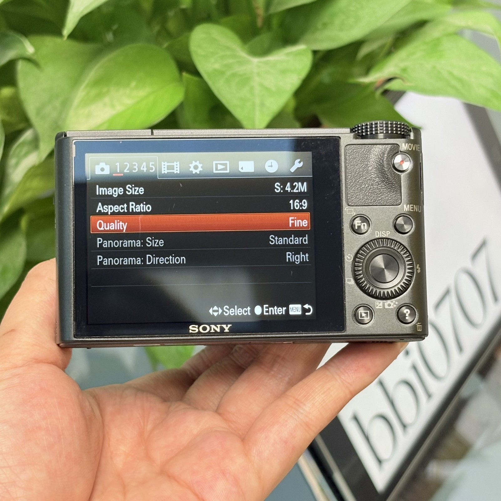 Sony RX100 20.2 MP 3.6 x Compact Digital Camera w/Charger & Card&Battery