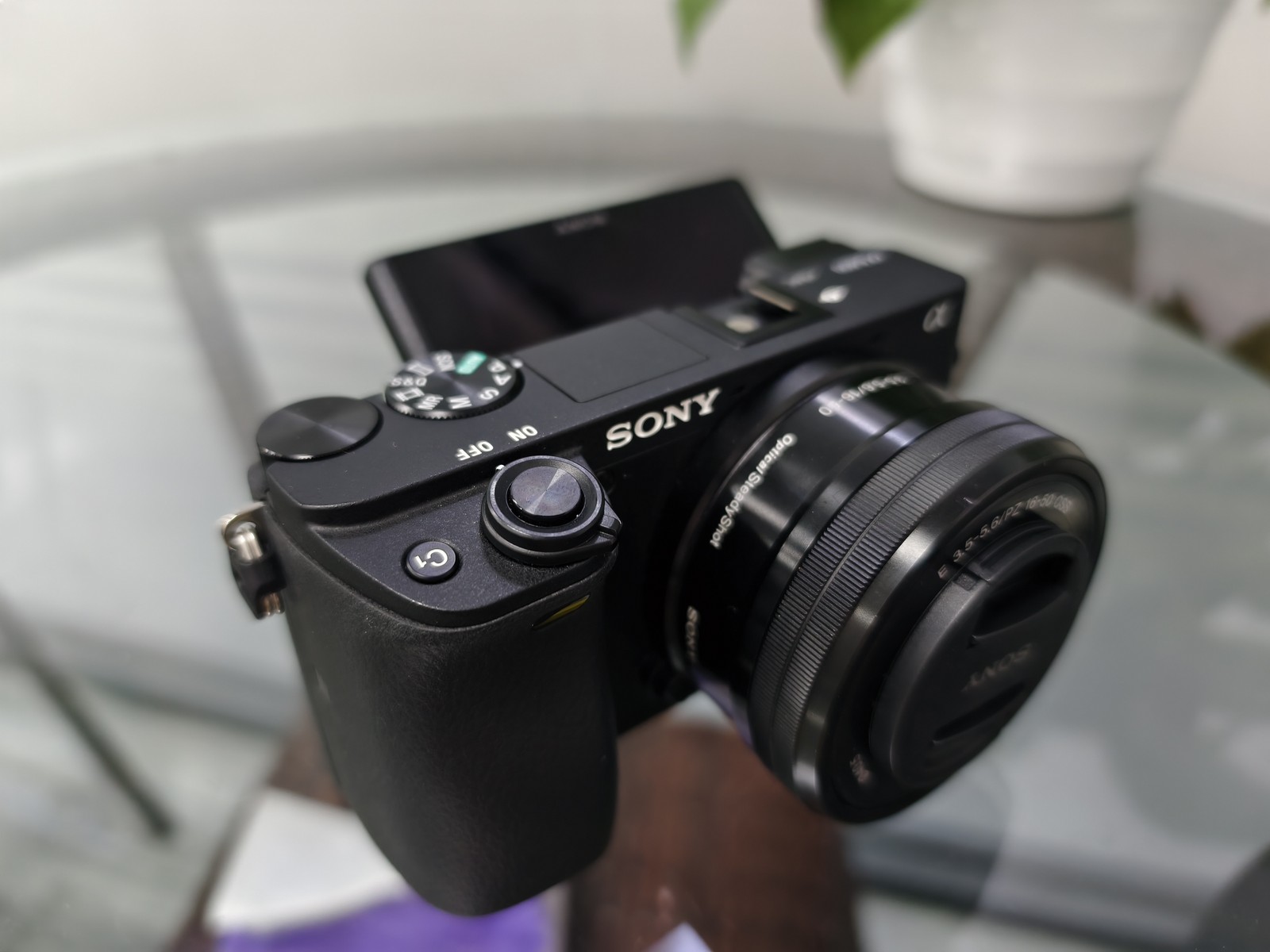 98%NEW! Sony Alpha a6400 Mirrorless 24.2MP 4K Digital Camera with 16-50mm Lens