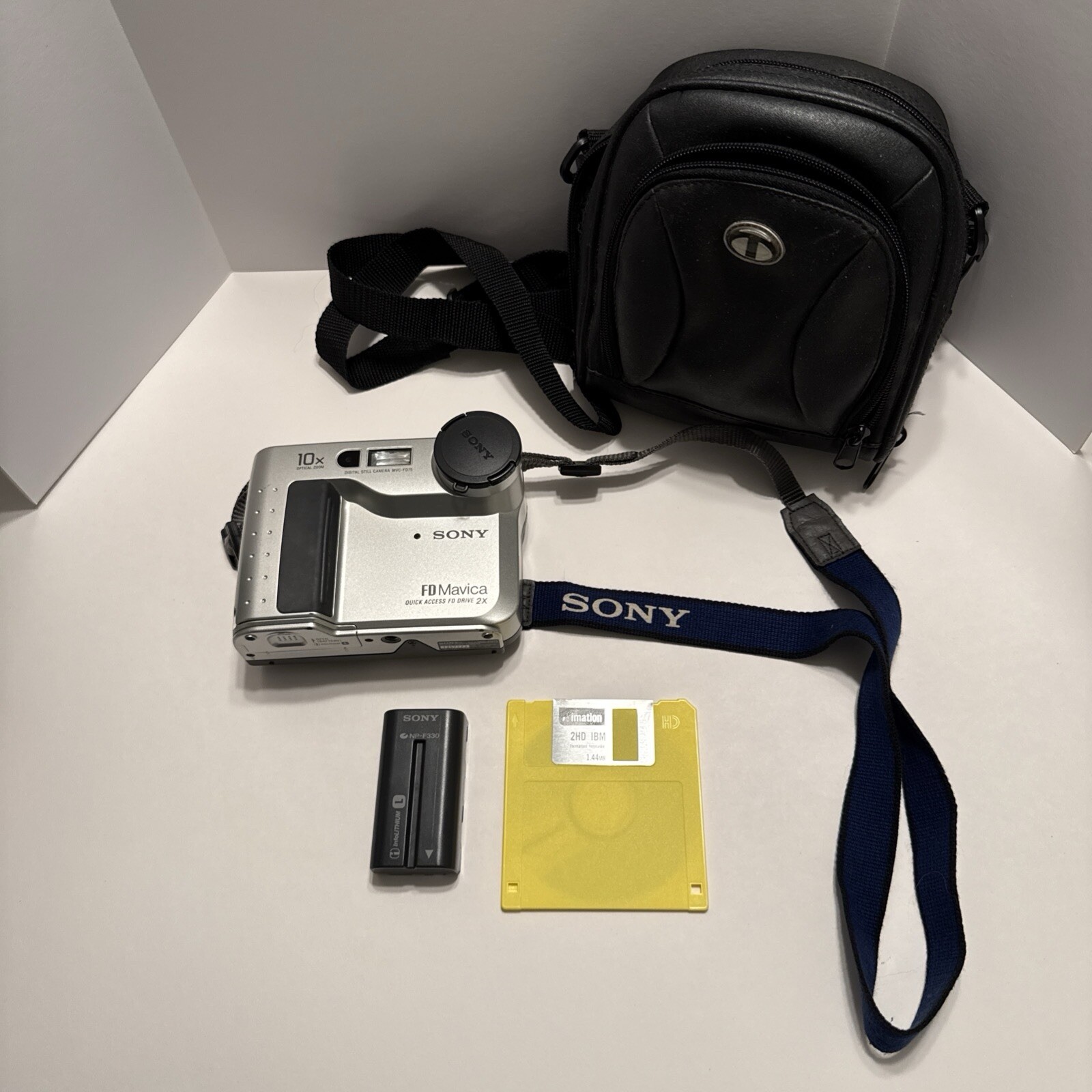 Sony Mavica MVC-FD75 0.4MP Digital Camera – Untested