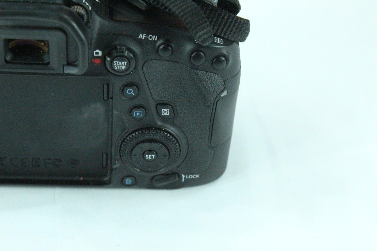 CANON EOS 6D MARK II (SDM044810)