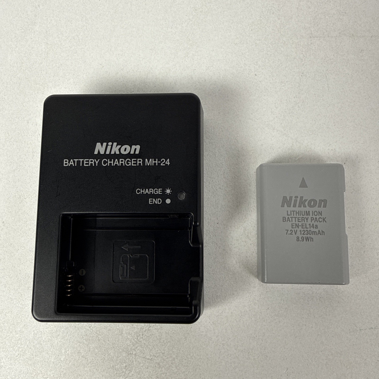 Nikon MH-24 Battery Charger & EN-EL14a Li-ion Battery Kit – Genuine OEM