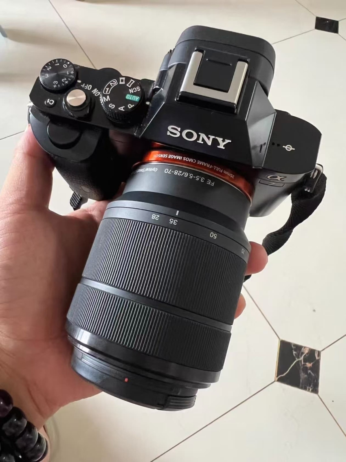 Sony Alpha A7 24.3MP Mirrorless Digital Camera with 28-70mm Lens Kit Full Frame