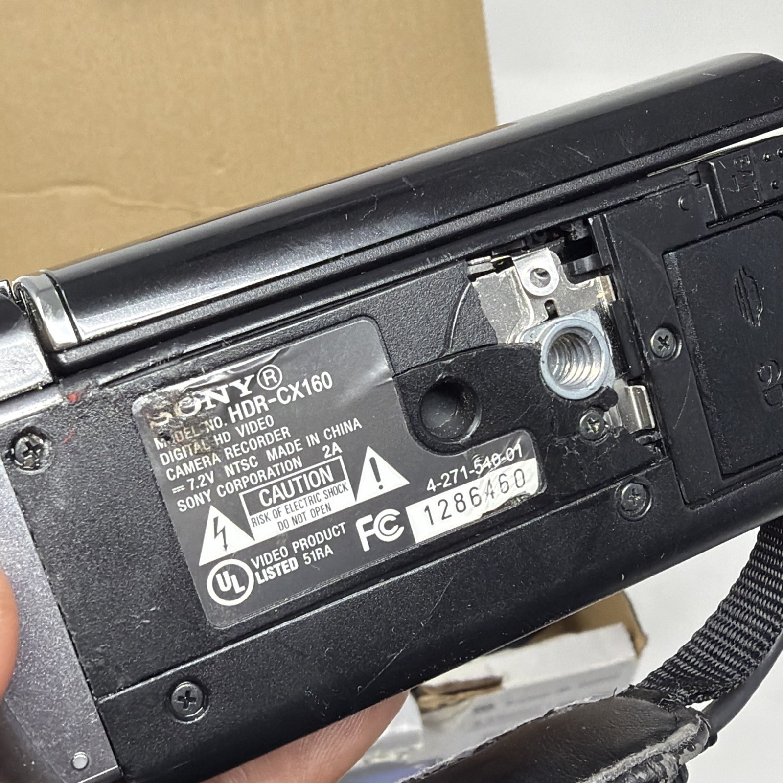 Sony Handycam HDR-CX160 HD AVCHD Camcorder 30x/42x Zoom 2.7″ LCD Black