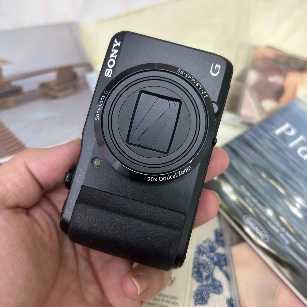 Sony Cyber-shot DSC-HX30/ HX30v 18.2MP 20x Optical Zoom Digital Camera -Black