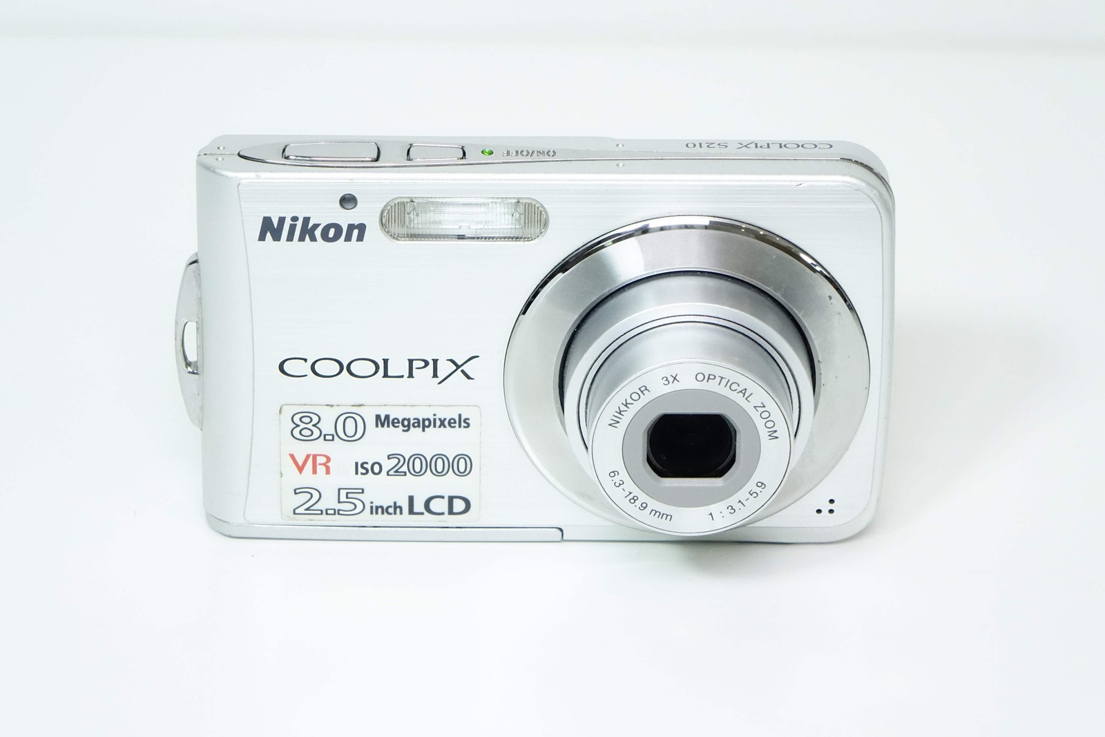 Nikon Coolpix S210 8MP Compact Camera Silver + SD – 12 MONTH WARRANTY