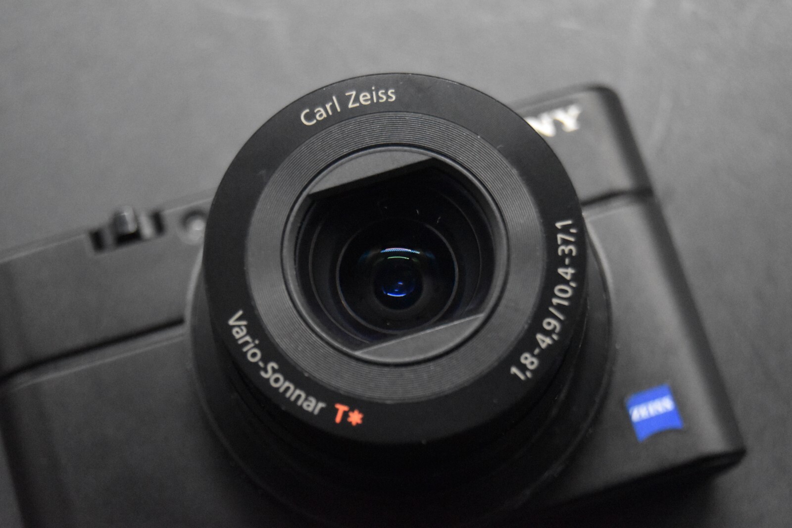 Sony Cyber-Shot DSC-RX100 20.2MP 35 Language Compact Digital Camera【MINT】278384