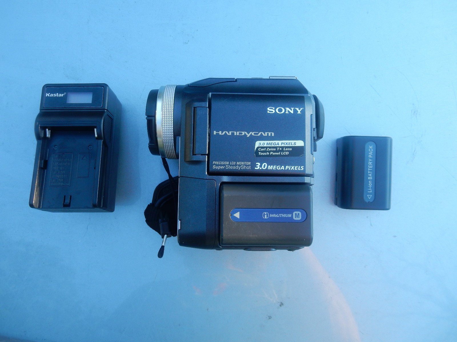 Sony DCR-PC330 High Definition Handycam Camcorder Built-in Projector & Zoom Lens