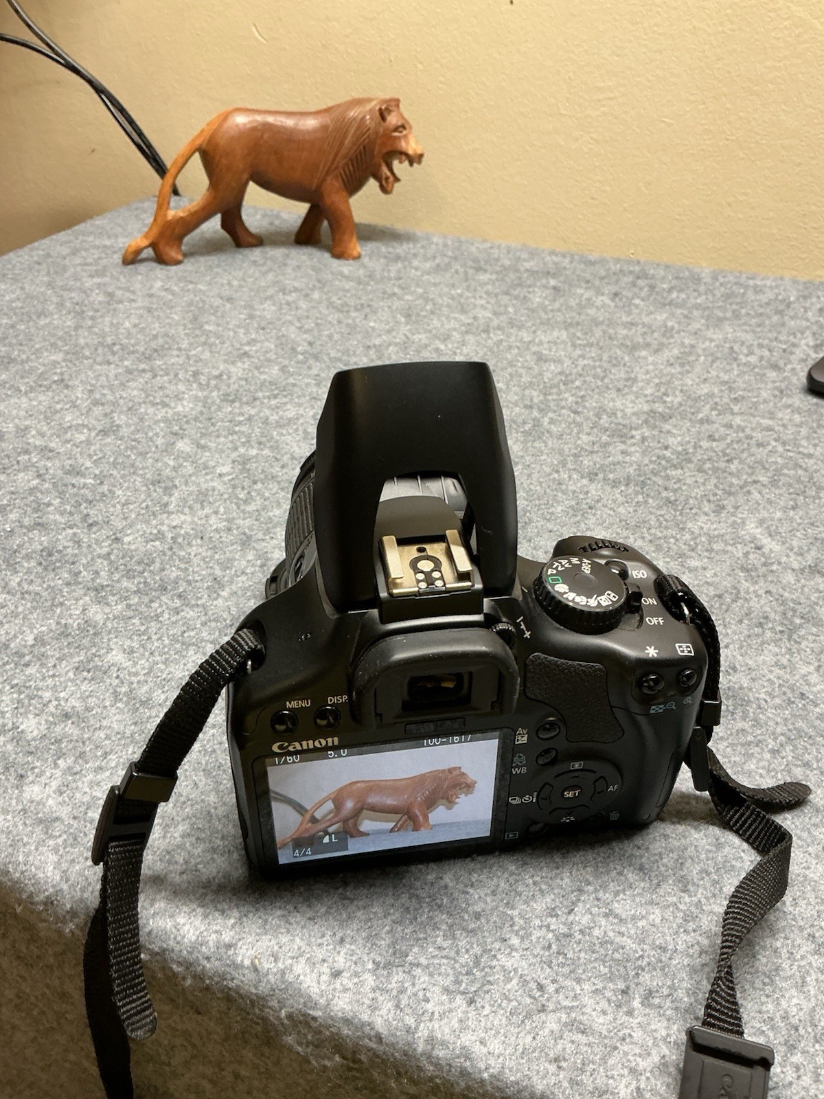 Canon EOS Rebel XSi DS126181 Black W/ EF-S 18-55mm IS Lens Charger & Battery