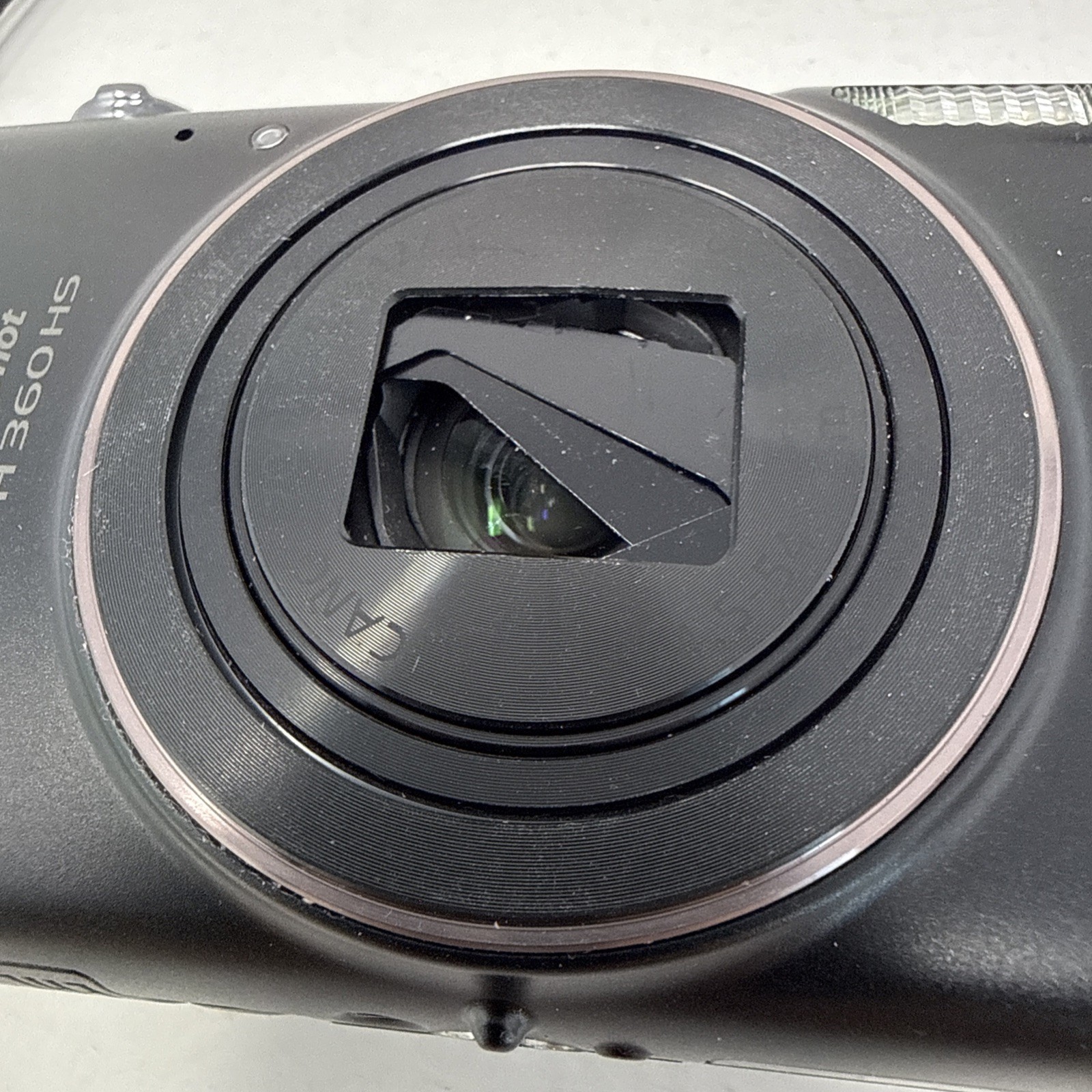 Canon PowerShot ELPH 360 HS/ IXUS 285 12X Optical Zoom Digital Cam. NEEDS REPAIR
