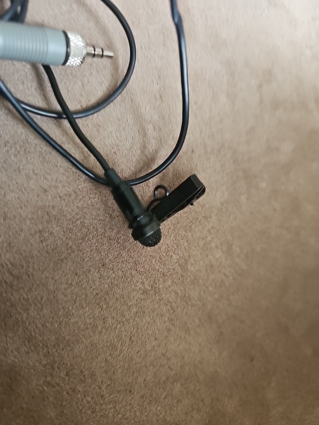 Sennheiser EW100 Transmitter and Receiver (EK100 & SK100) W/ Microphone D- Band