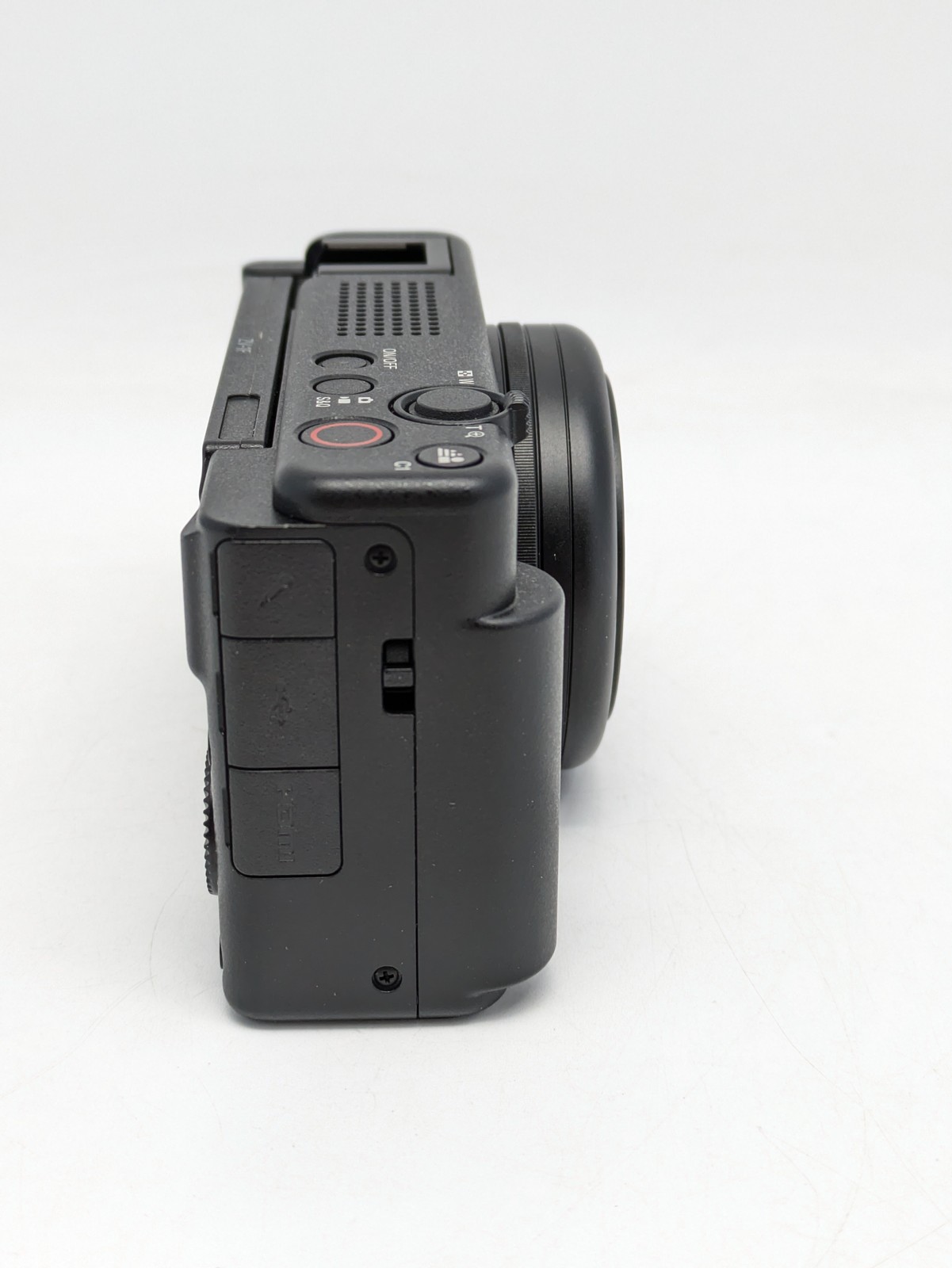 Sony ZV-1F 3″ 21MP f/2 Compact Camera in Black (WW145753)