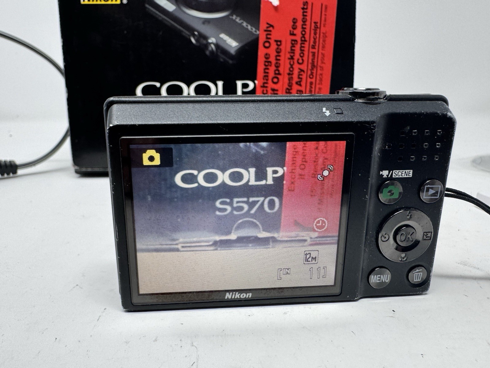 Nikon Digital Camera Coolpix S570 12.0MP Black Battery & Charger Works