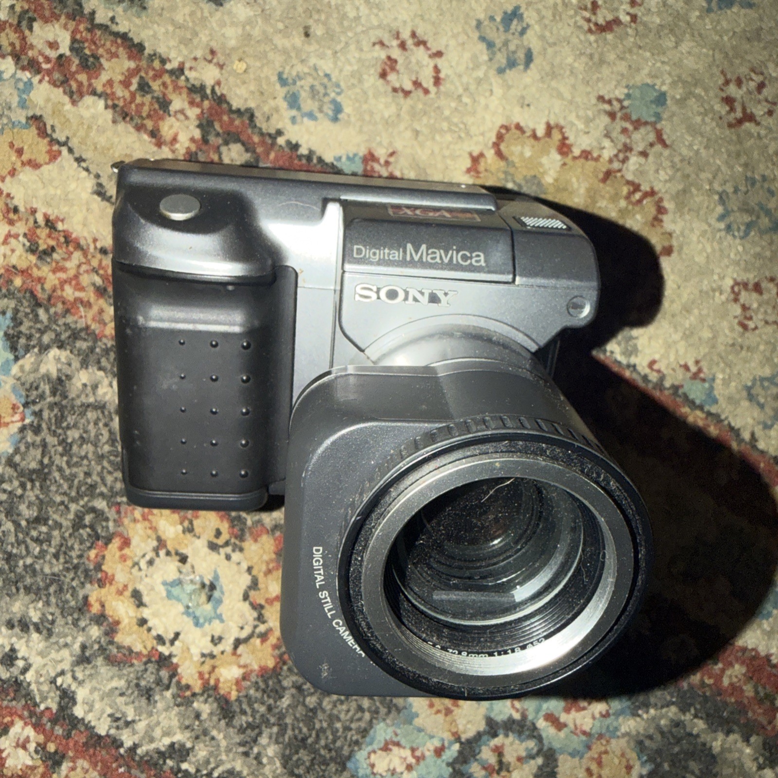Sony Digital Mavica XGA Camera 2x Optical Zoom SteadyShot 3.5″ UNTESTED
